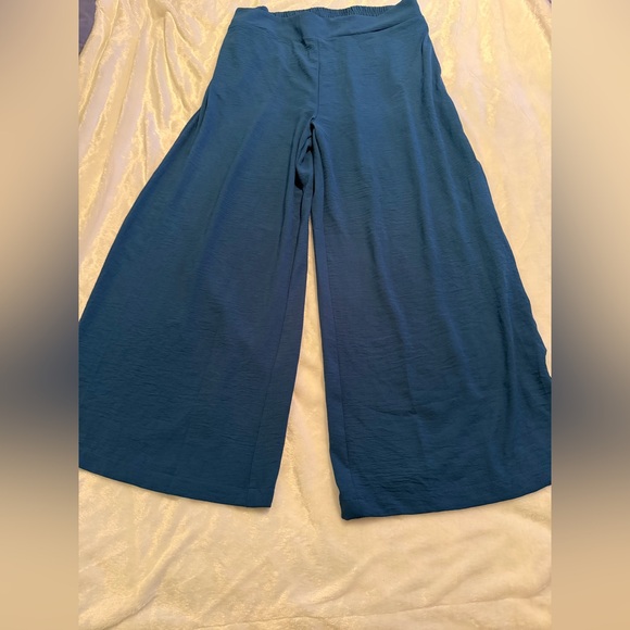 Teal Wide-Leg Jumpsuit - Picture 10 of 13